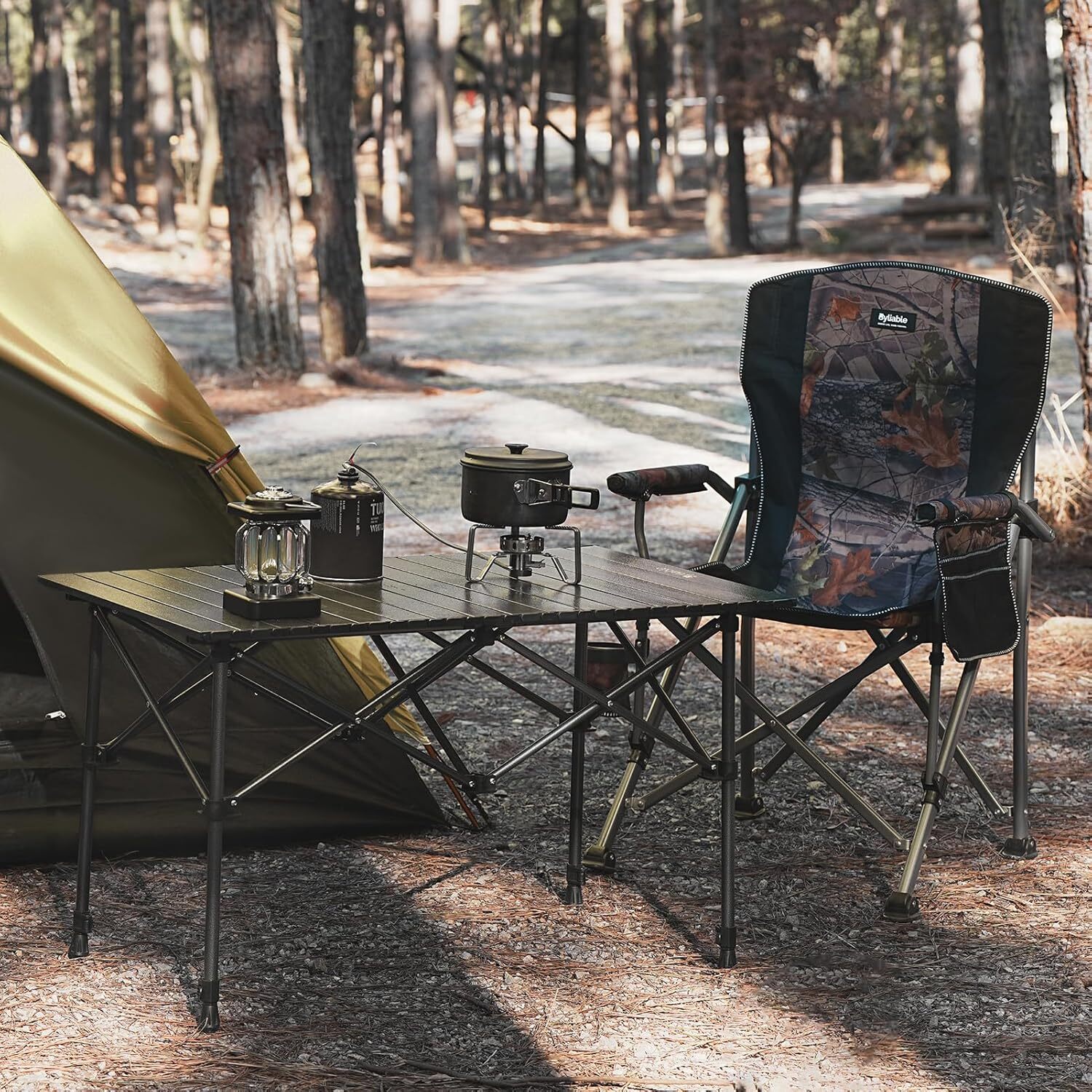 Lightweight folding camp table